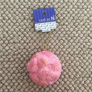 Cafe de N squishy pink cream puff